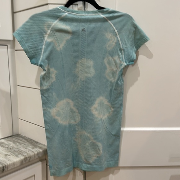 (6169)  🍋 LULULEMON RUN: Swiftly Tech Short Sleeve Crew Sz 6 **LOVED **ORIGINAL - Picture 3 of 5